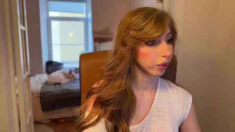 Snapshot of mia_daddysgirl chatting on 10.09.25 Daddys Girl online show from 10.09.25