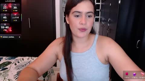 Snapshot of mia_danielsx chatting on 10.05.25 Mia online show from 10.05.25