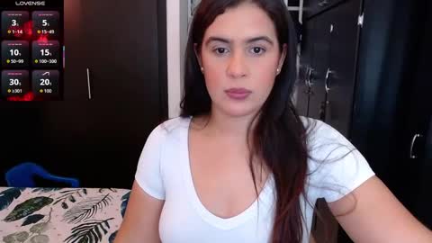 Snapshot of mia_danielsx chatting on 10.21.25 Mia online show from 10.21.25