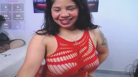 Snapshot of mia_downson chatting on 07.17.26 Mia online show from 07.17.26