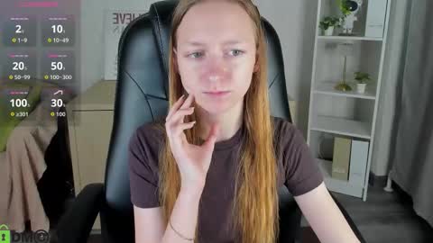 mia_e1fie online show from 11.03.25