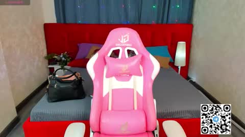 Snapshot of mia_e1fie chatting on 02.08.26 mia_e1fie online show from 02.08.26