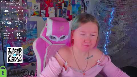 Snapshot of mia_ferd chatting on 02.09.26 Mia online show from 02.09.26