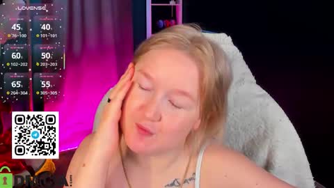 Snapshot of mia_ferd chatting on 02.15.26 Mia online show from 02.15.26