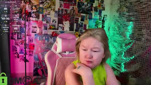 Snapshot of mia_ferd chatting on 02.27.26 Mia online show from 02.27.26