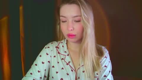 Mia online show from 12.18.24