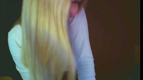 Mia online show from 01.21.25