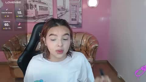 Mia online show from 11.17.25