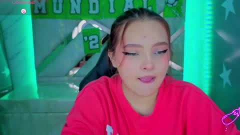 Snapshot of mia_foster_t chatting on 06.26.26 Mia online show from 06.26.26
