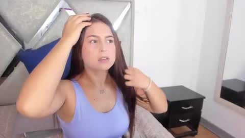 mia fox online show from 10.21.25