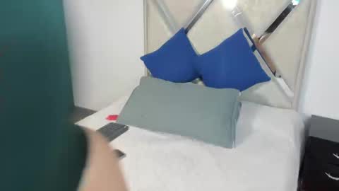 mia fox online show from 11.12.25