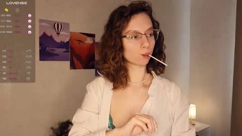 Snapshot of mia_frizz chatting on 02.15.25 Mia online show from 02.15.25