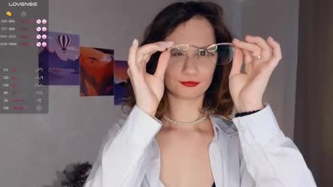 Snapshot of mia_frizz chatting on 02.17.25 Mia online show from 02.17.25