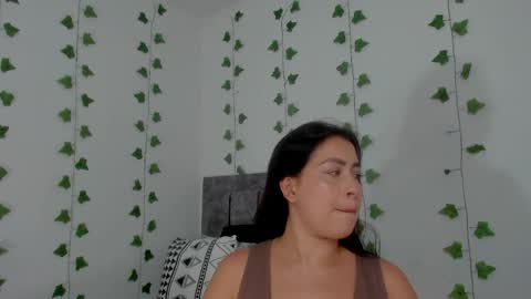 Snapshot of mia_garcia2 chatting on 05.08.26 MIA online show from 05.08.26