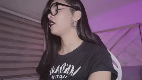 Mia online show from 02.11.26