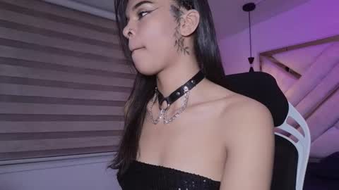 Mia online show from 02.12.26