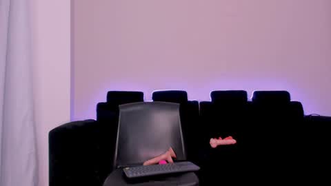 Mia online show from 01.25.25