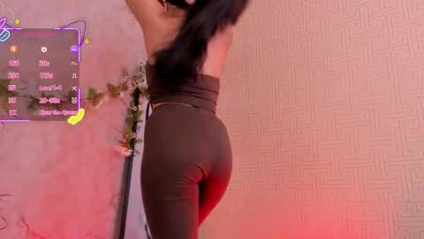 Mia online show from 09.28.25