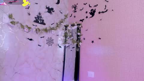 Mia online show from 11.04.25