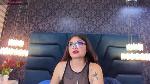 Mia Grey online show from 04.05.26