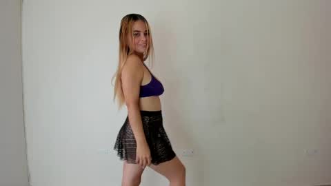 Snapshot of mia_hansper chatting on 01.16.25 Mia online show from 01.16.25