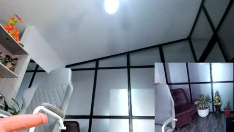 Snapshot of mia_hotwife chatting on 02.15.25 Mia.... Nice to meet you thumb up me please its important online show from 02.15.25