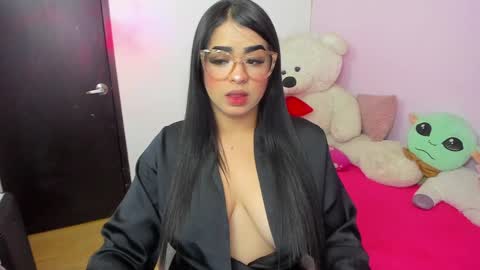 Snapshot of mia_j51 chatting on 01.25.25 Mia J Abbey online show from 01.25.25