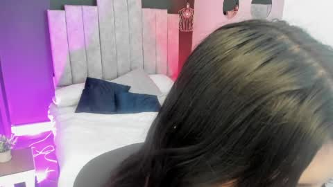Snapshot of mia_jagger chatting on 06.01.26 Val online show from 06.01.26