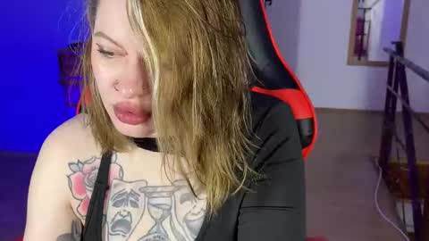 Mia online show from 10.04.25