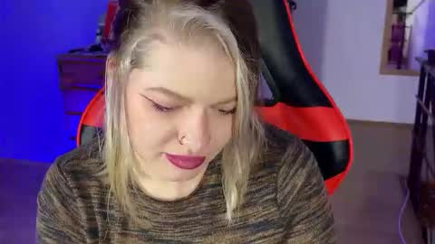 Mia online show from 10.14.25