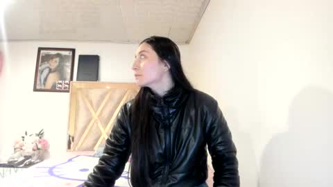mia kaneee online show from 09.17.25