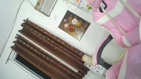 Snapshot of mia_kiss_lashes chatting on 02.08.26 Your Pretty Petite Mia online show from 02.08.26