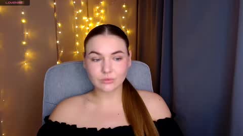 Snapshot of mia_lemm chatting on 10.13.25 mia_lemm online show from 10.13.25