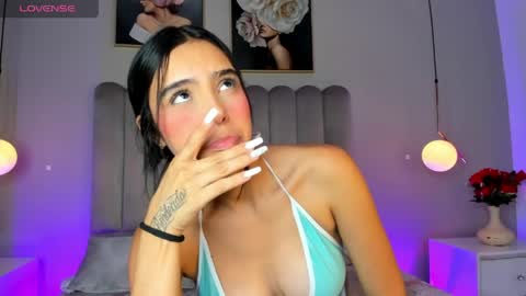 Snapshot of mia_levy chatting on 06.04.26 mia levy online show from 06.04.26