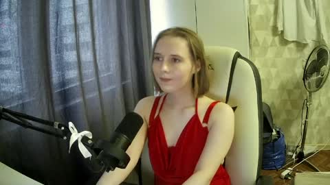 Snapshot of mia_liss_ chatting on 05.28.26 Mia online show from 05.28.26