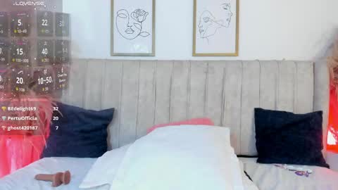 Snapshot of mia_lourence chatting on 05.11.26 Mia online show from 05.11.26