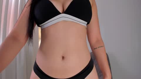 MIA LOVE   online show from 04.16.26