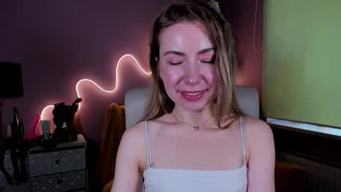 Mia online show from 09.21.25