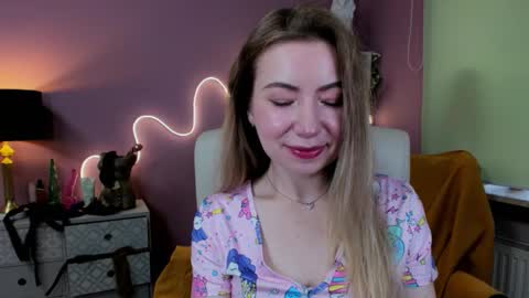 Mia online show from 10.03.25