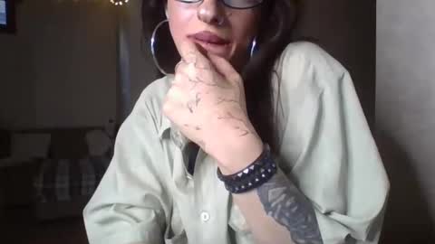 Snapshot of mia_meeeow chatting on 06.08.26 Mia online show from 06.08.26