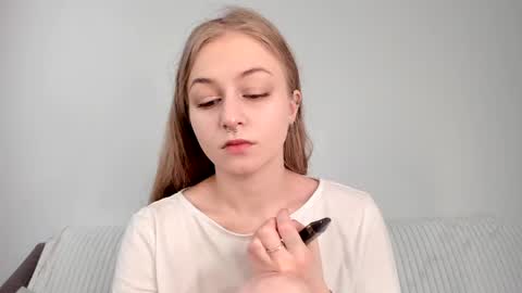 Mia here Appreciate your support online show from 04.22.26