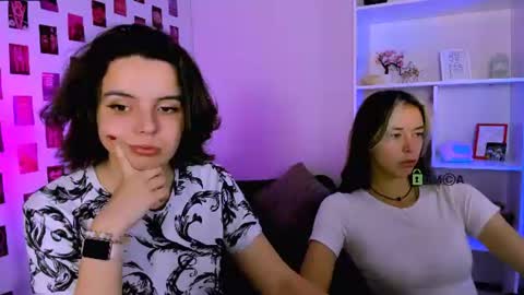 Snapshot of mia_mooon_ chatting on 06.17.26 mia_mooon_ online show from 06.17.26