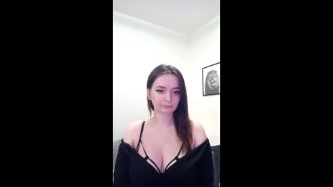 Mia online show from 02.08.26