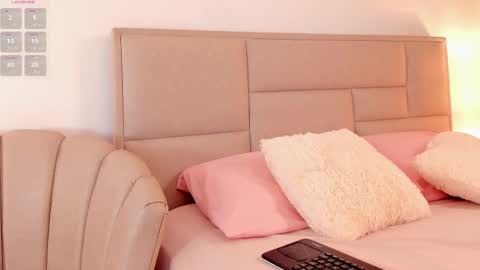 Snapshot of mia_mystic_ chatting on 12.18.25 Mia Schedule 7am to 2pm Col online show from 12.18.25