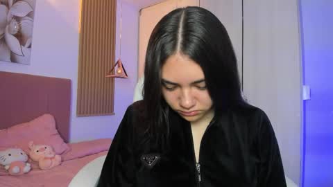 Mia Nevaeh - follow me online show from 10.21.25