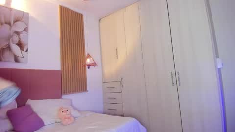 Snapshot of mia_nevaeh chatting on 06.02.26 Mia Nevaeh - follow me online show from 06.02.26