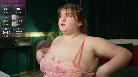 Snapshot of mia_of_your_dreams chatting on 05.19.26 Sweet Mia online show from 05.19.26