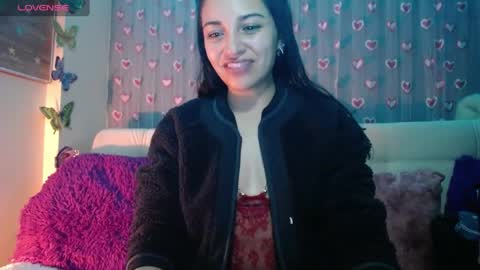 Snapshot of mia_petitebaby chatting on 04.19.26 Ma online show from 04.19.26
