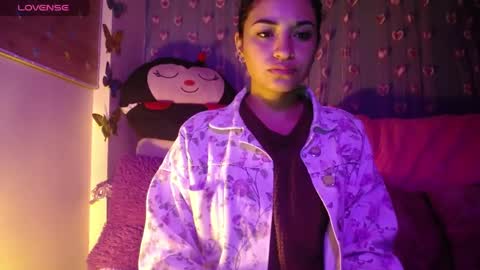 Snapshot of mia_petitebaby chatting on 05.24.26 Ma online show from 05.24.26