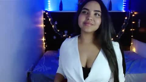 Mia  online show from 12.07.24